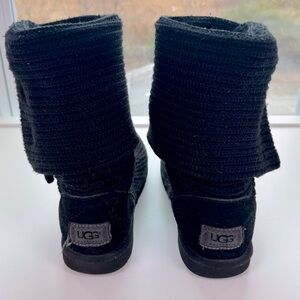 Size 9 🖤 black knitted Uggs